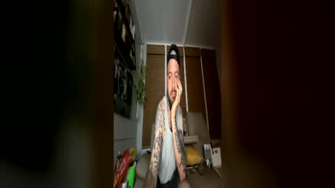 Snapshot of natti_daddy chatting on June 9, 2026, 3:29 am Nattidaddy online show from June 9, 2026, 3:29 am