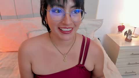 Nathalie online show from May 5, 2026, 8:50 pm