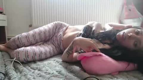 Chloe online show from June 7, 2026, 8:29 am