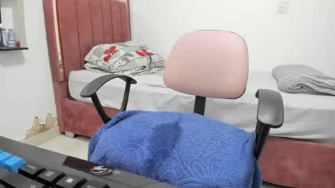 Snapshot of naturalsexlatin chatting on October 10, 2025, 6:12 am Andrea  online show from October 10, 2025, 6:12 am