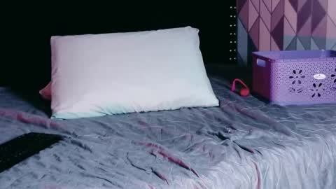 Snapshot of naturaltitss_ chatting on October 9, 2025, 7:34 pm Gwen  online show from October 9, 2025, 7:34 pm