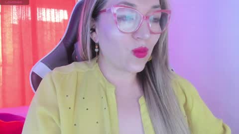 Snapshot of naty__mature_ chatting on January 14, 2025, 10:12 pm Nataly online show from January 14, 2025, 10:12 pm