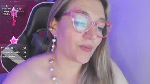 Snapshot of naty__mature_ chatting on January 29, 2025, 3:33 am Nataly online show from January 29, 2025, 3:33 am