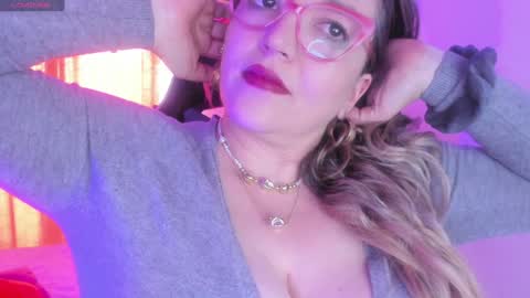 Snapshot of naty__mature_ chatting on February 3, 2025, 6:39 pm Nataly online show from February 3, 2025, 6:39 pm