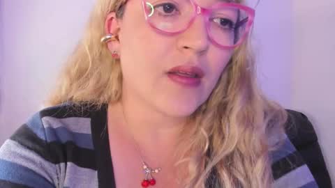 Snapshot of naty__mature_ chatting on October 23, 2025, 4:06 pm Nataly online show from October 23, 2025, 4:06 pm