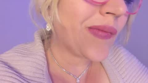 Snapshot of naty__mature_ chatting on October 29, 2025, 5:47 pm Nataly online show from October 29, 2025, 5:47 pm