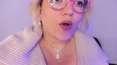 Snapshot of naty__mature_ chatting on October 30, 2025, 8:38 am Nataly online show from October 30, 2025, 8:38 am