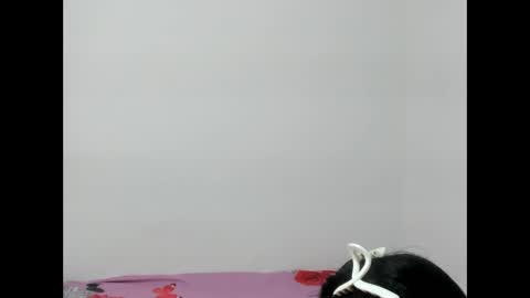 naty_lan online show from October 18, 2025, 2:07 pm