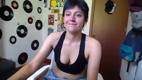 Snapshot of naty_lux19 chatting on January 17, 2025, 6:12 pm Fernanda online show from January 17, 2025, 6:12 pm