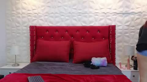 NATY BOO online show from February 5, 2026, 12:10 pm