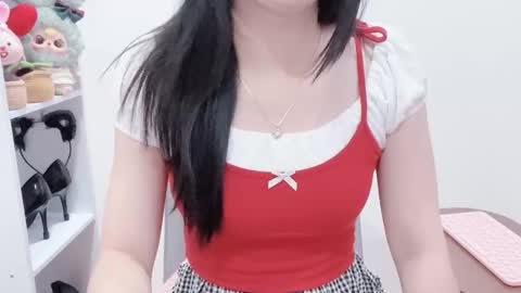 Kiki online show from November 25, 2025, 2:22 am