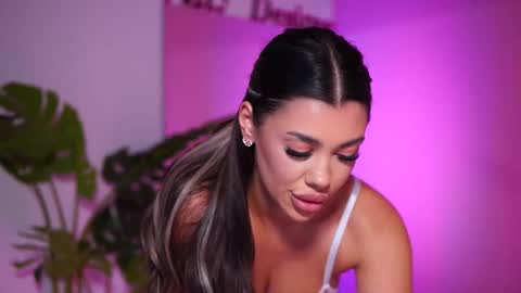 Naty online show from March 3, 2025, 11:22 am