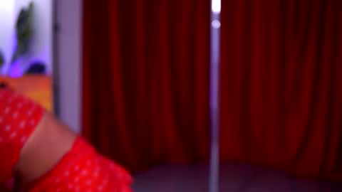 Naty online show from December 13, 2025, 7:53 pm