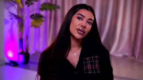 Naty online show from August 5, 2026, 7:06 pm
