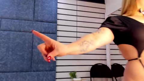 Snapshot of natyleone chatting on October 10, 2025, 8:08 pm Naty online show from October 10, 2025, 8:08 pm