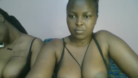 naughti_garlie online show from December 5, 2025, 5:53 pm