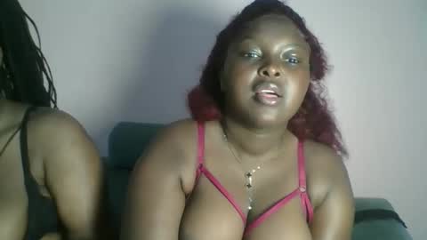 naughti_garlie online show from April 28, 2026, 4:39 am