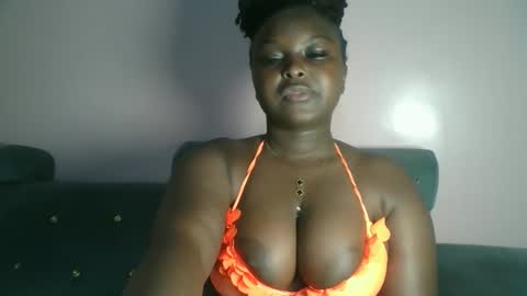 naughti_garlie online show from May 12, 2026, 6:27 pm
