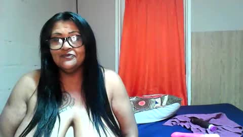 Snapshot of naughtinatz chatting on October 18, 2025, 8:53 pm Naughtinatz online show from October 18, 2025, 8:53 pm