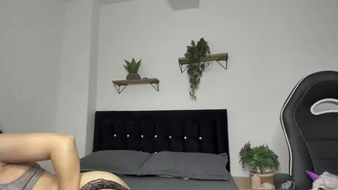 Snapshot of naughty_1girl chatting on November 9, 2025, 4:49 pm Emily online show from November 9, 2025, 4:49 pm