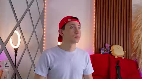 Christopher  Chris online show from September 25, 2025, 11:58 am