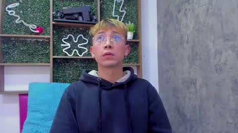 Christopher  Chris online show from March 21, 2026, 12:10 pm