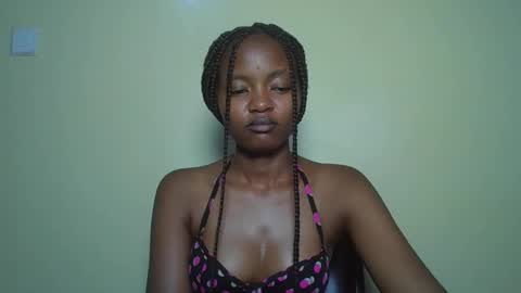 naughty_aura online show from January 16, 2026, 4:16 am