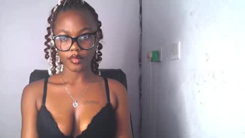 Zoey online show from September 14, 2025, 7:46 pm