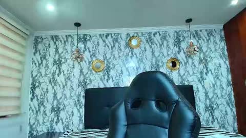 Kitten online show from February 22, 2025, 2:08 pm