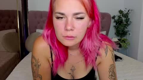 Snapshot of naughty_kittyy1 chatting on October 2, 2025, 12:39 am Maria online show from October 2, 2025, 12:39 am