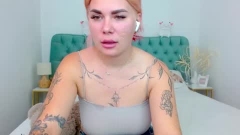 Snapshot of naughty_kittyy1 chatting on October 5, 2025, 7:45 pm Maria online show from October 5, 2025, 7:45 pm