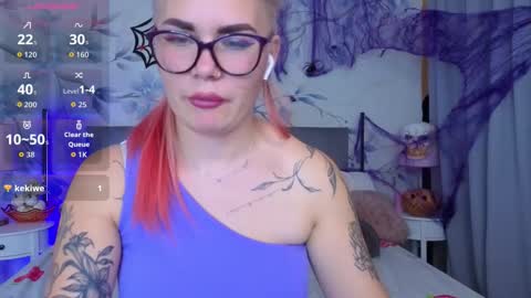 Snapshot of naughty_kittyy1 chatting on November 2, 2025, 10:23 pm Maria online show from November 2, 2025, 10:23 pm