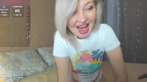 Milena  online show from January 22, 2025, 8:49 pm