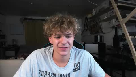 Snapshot of naughty_nik43 chatting on September 21, 2025, 5:14 pm Nik online show from September 21, 2025, 5:14 pm