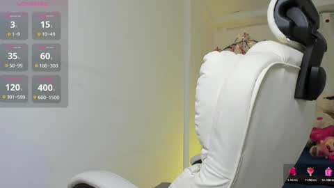Snapshot of naughty_sexy_girl_1 chatting on April 28, 2026, 2:27 am Lau online show from April 28, 2026, 2:27 am