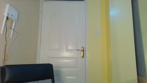 Lydiah online show from October 15, 2025, 8:53 pm