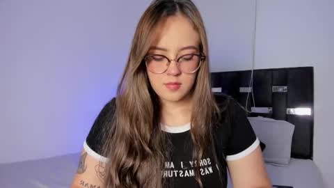 LANAindependent model online show from October 7, 2025, 4:53 am