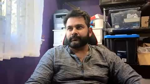 sakhtlaundaz online show from November 2, 2025, 7:27 pm