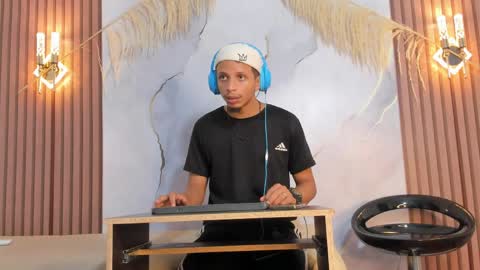 naughtyfusion_os online show from April 29, 2026, 1:48 pm