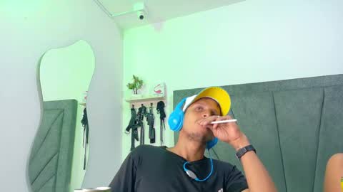 naughtyfusion_os online show from May 25, 2026, 12:44 pm