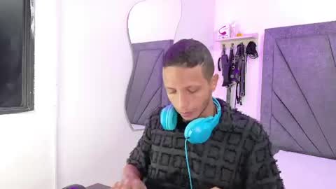 naughtyfusion_os online show from June 18, 2026, 12:53 pm