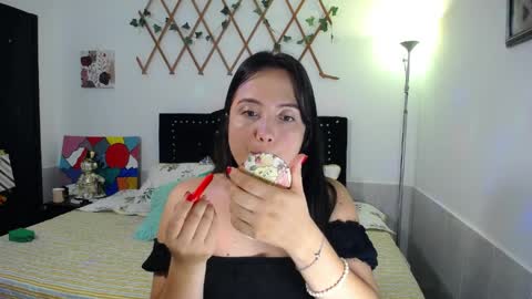 Snapshot of naughtygirl_mmm chatting on April 9, 2026, 8:36 pm Valeria online show from April 9, 2026, 8:36 pm