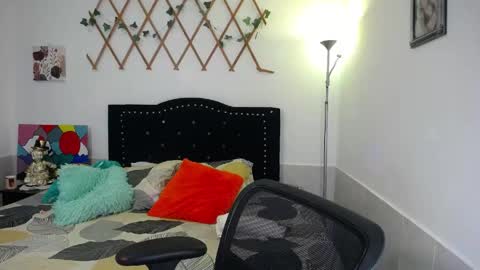Snapshot of naughtygirl_mmm chatting on April 23, 2026, 8:11 pm Valeria online show from April 23, 2026, 8:11 pm