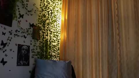 Snapshot of naughtyhomemade17 chatting on March 3, 2025, 11:22 am Mya Alexya online show from March 3, 2025, 11:22 am