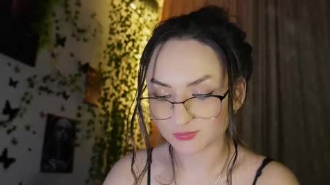 Snapshot of naughtyhomemade17 chatting on March 5, 2025, 5:50 pm Mya Alexya online show from March 5, 2025, 5:50 pm