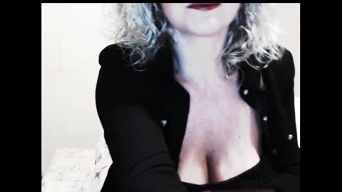 Snapshot of naughtyjenniferxx chatting on February 22, 2025, 4:29 am Jenny online show from February 22, 2025, 4:29 am