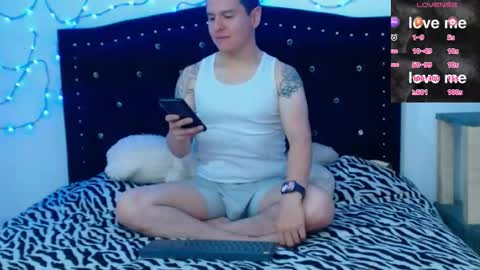 RED AND BLUE online show from October 1, 2025, 5:02 am