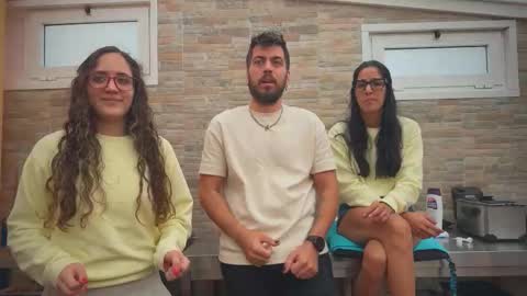 ANDREA STEPH  MIKE online show from October 2, 2025, 9:05 am