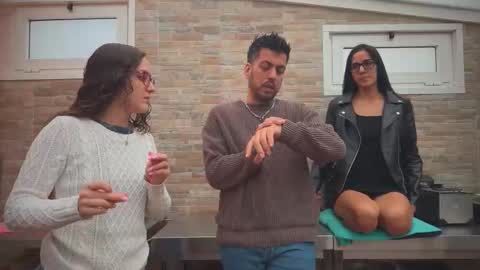 ANDREA STEPH  MIKE online show from October 23, 2025, 8:35 am