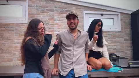 ANDREA STEPH  MIKE online show from November 14, 2025, 9:41 am